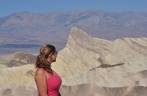 Admirada com o Golden Canyon, visto de Zabriskie Point, no Death Valley National Park, na Califórnia - EUA